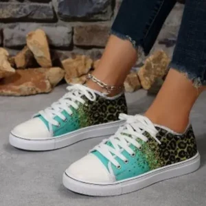 Fashionfunia Fashion Casual Plus Size Star Round Toe Lace-Up Sneakers